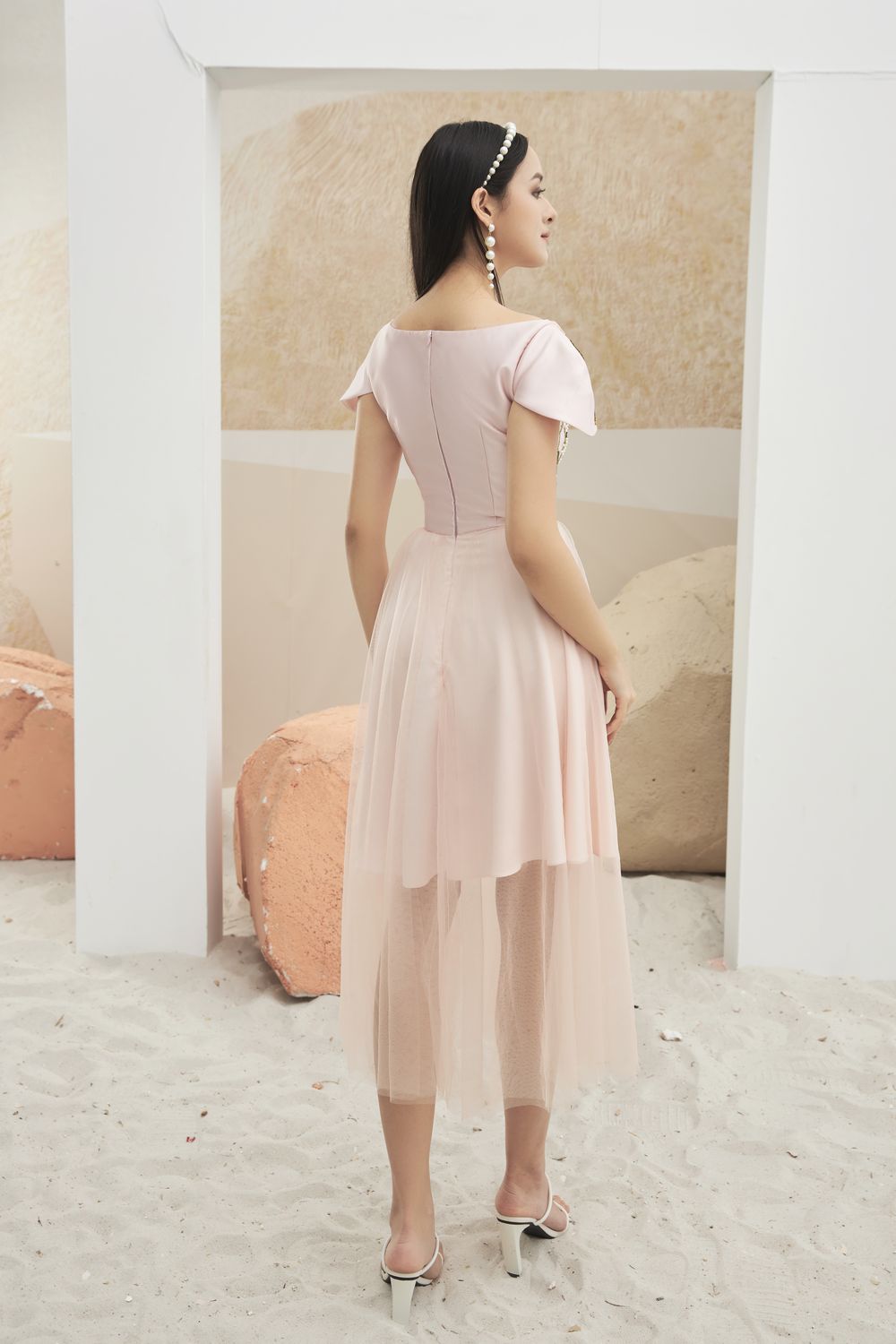 Limbat Heart Neck Dress