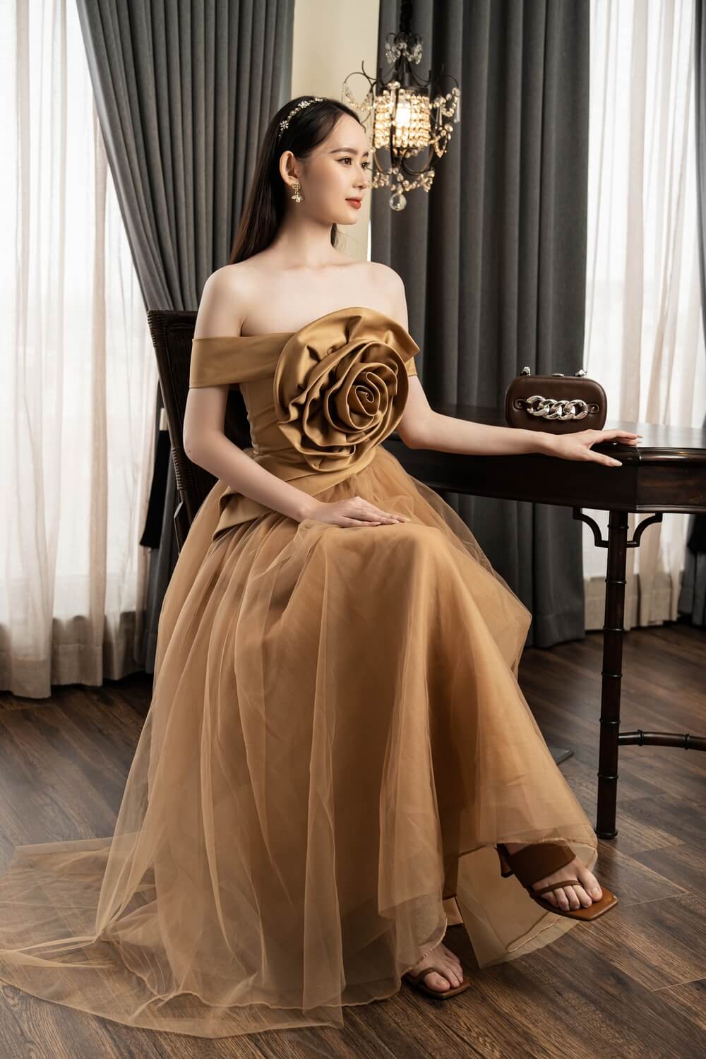 Blunt Off-Shoulder Dress 