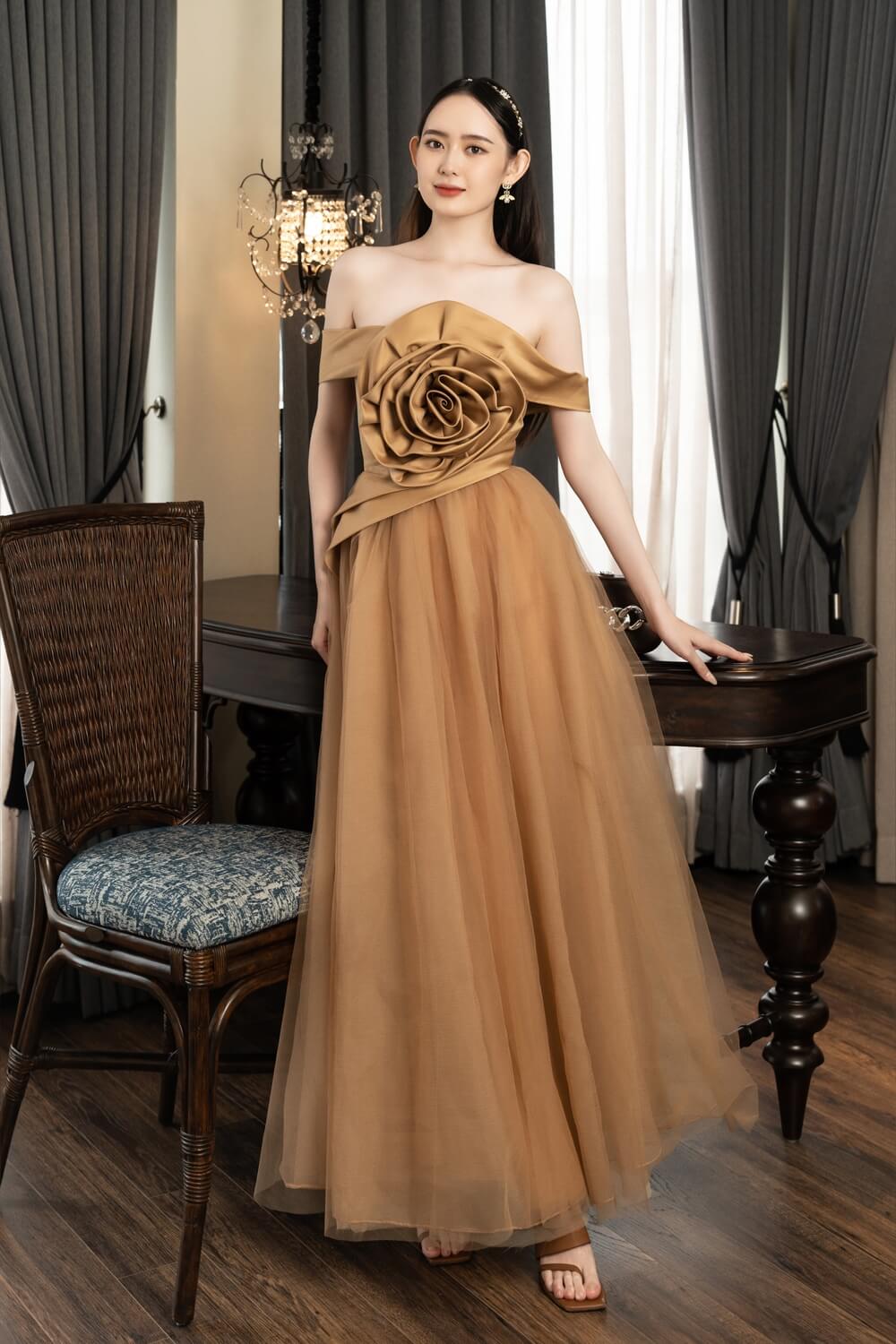 Blunt Off-Shoulder Dress 