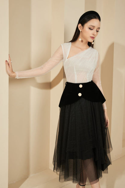 Brewster Diagonal Cut-Out Neck Set 