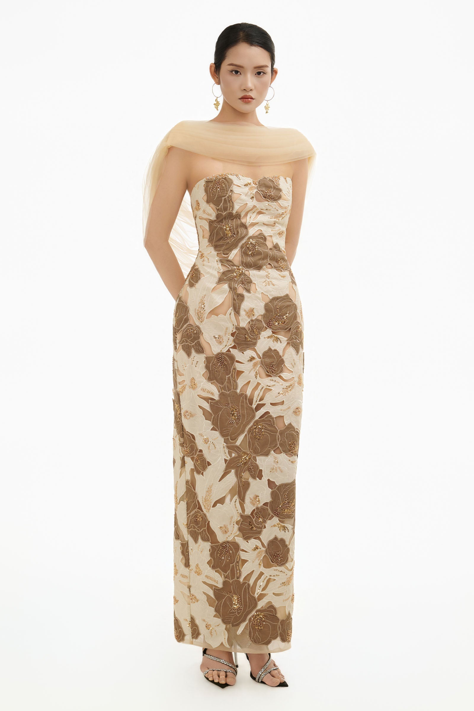 Camellia Embroidery Maxi Dress 