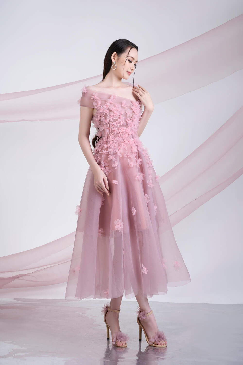 Cynna Off-Shoulder Dress 