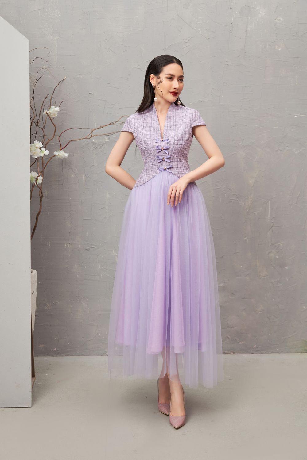 Nomi V-Neck Midi Dress 