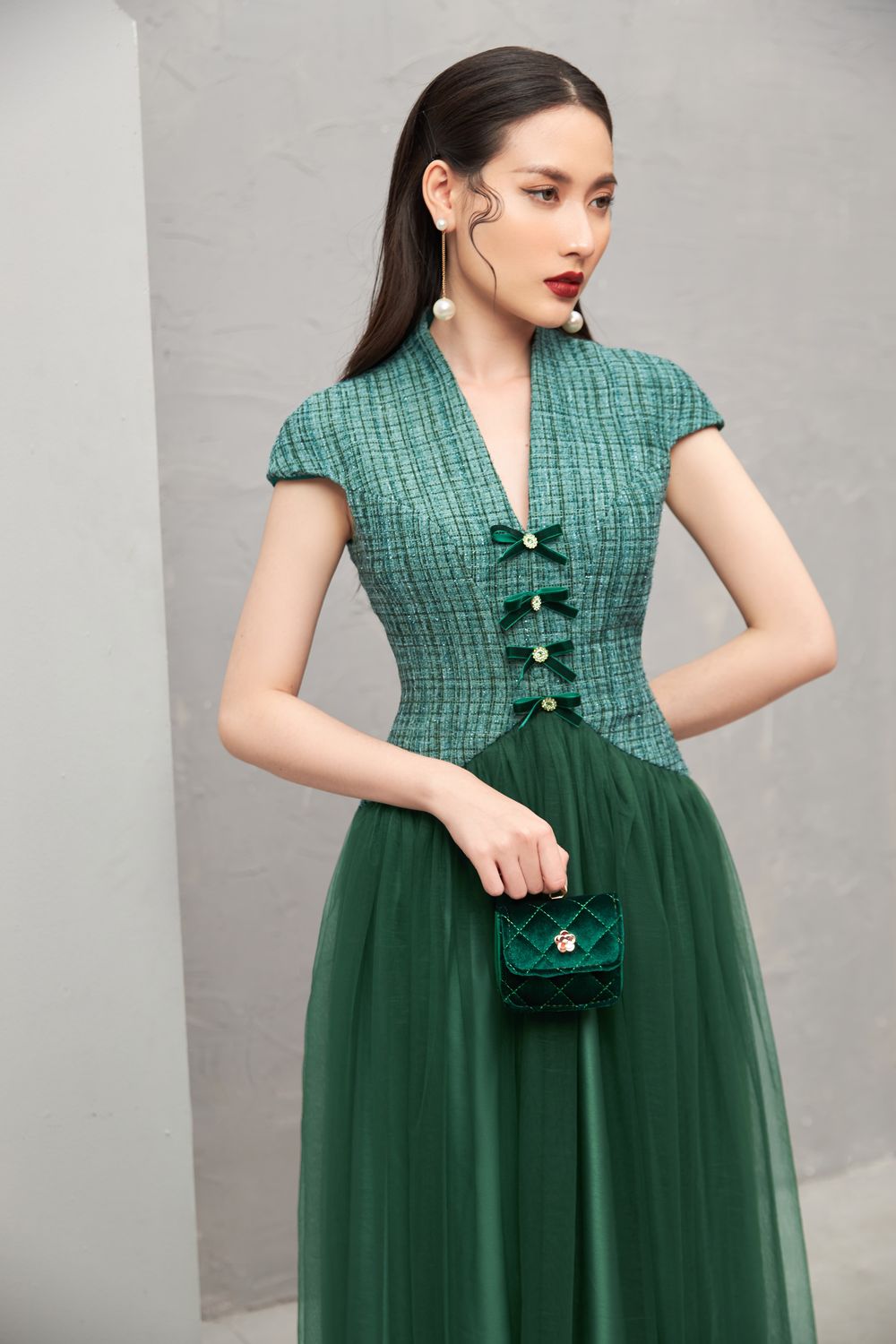 Nomi V-Neck Midi Dress 
