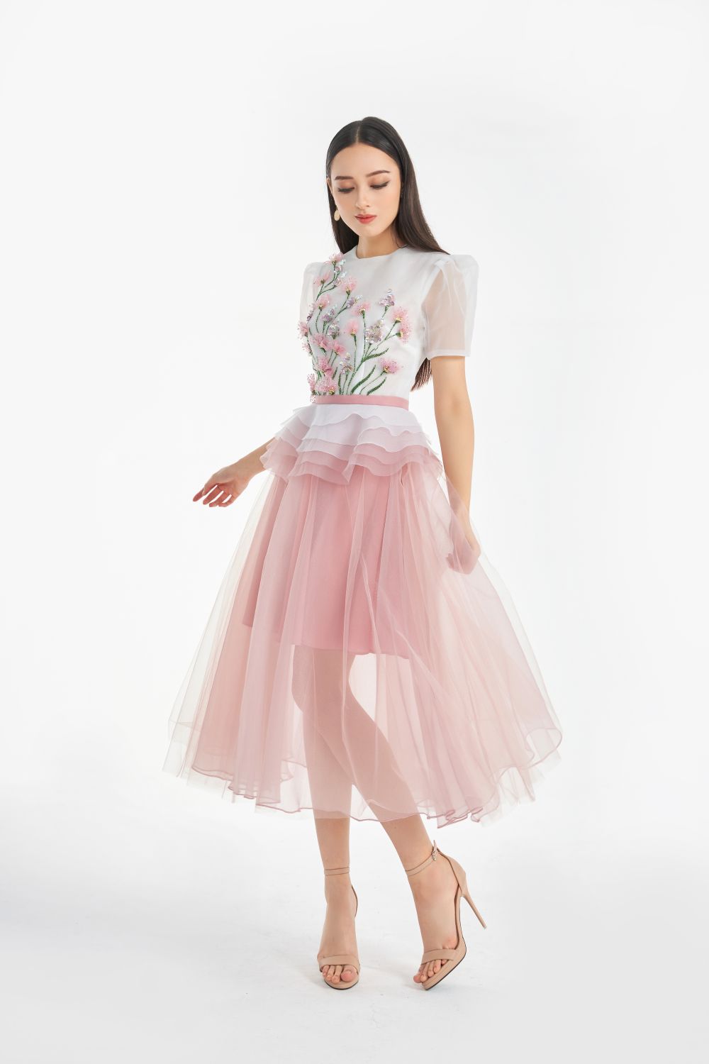 amity midi dress Amity Floral Embroidered Dress